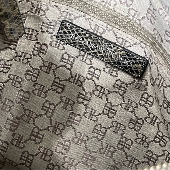 BANANA REPUBLIC leather clutch RARE Super Large Reptile Snakeskin Wristlet - Picture 2 of 9